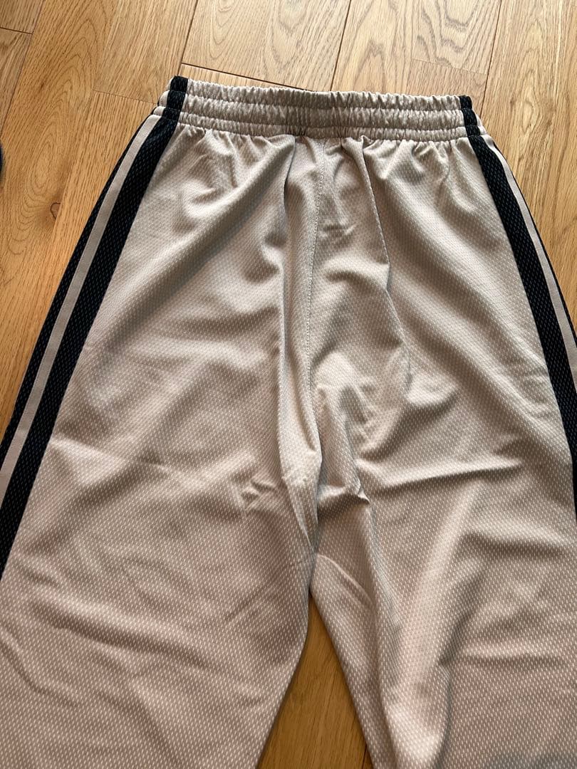 ★XS★ adidas ルーズ メッシュ トラックパンツ Stone Khaki