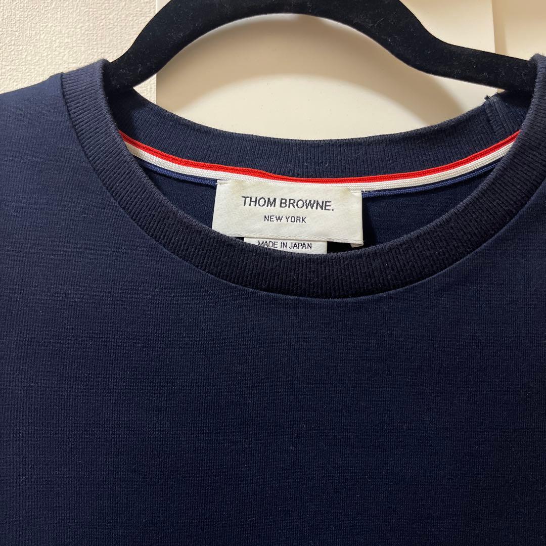 THOM BROWNE ネイビー Tシャツ サイドスリット