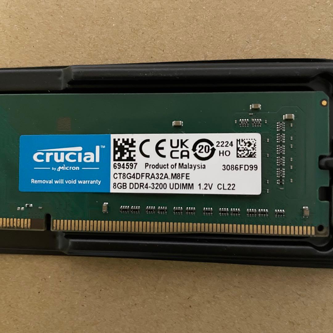 美品crucial 8GB DDR4-3200 UDIMM メモリ
