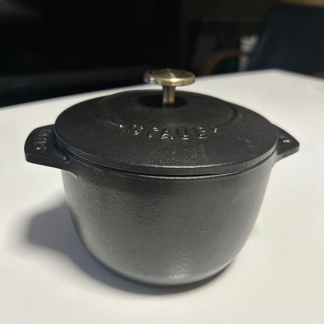 Sサイズ　ストウブ　ラ・ココット de GOHAN STAUB 小型両手鍋