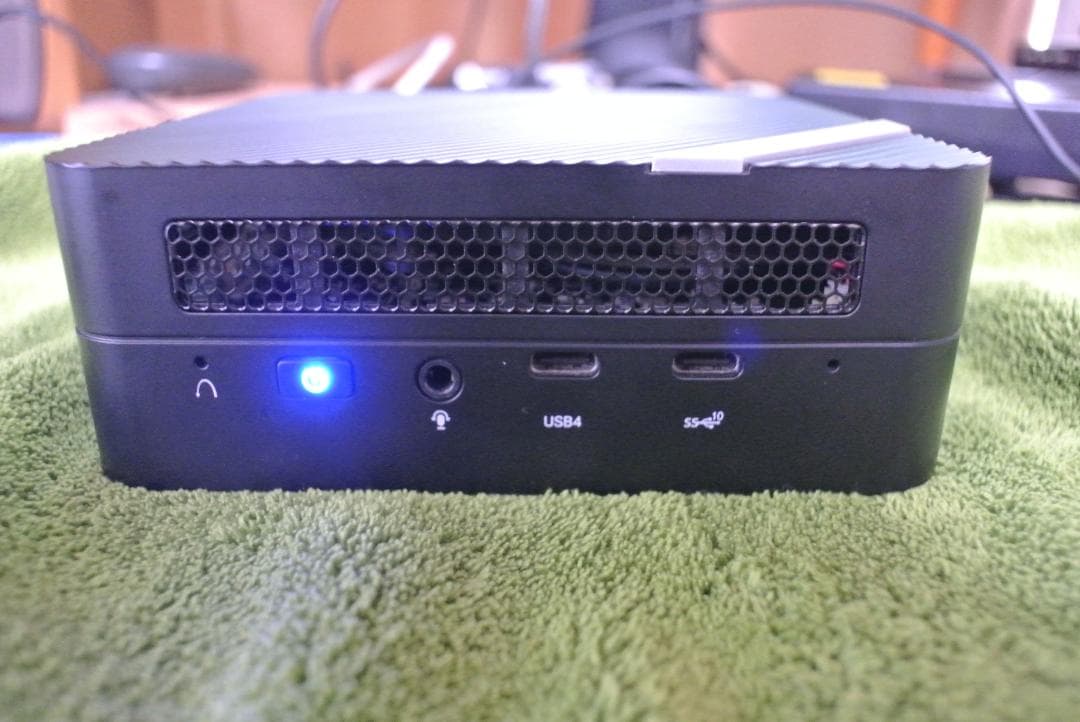 MINISFORUM UM773 Lite Ryzen7 7735HS動作品