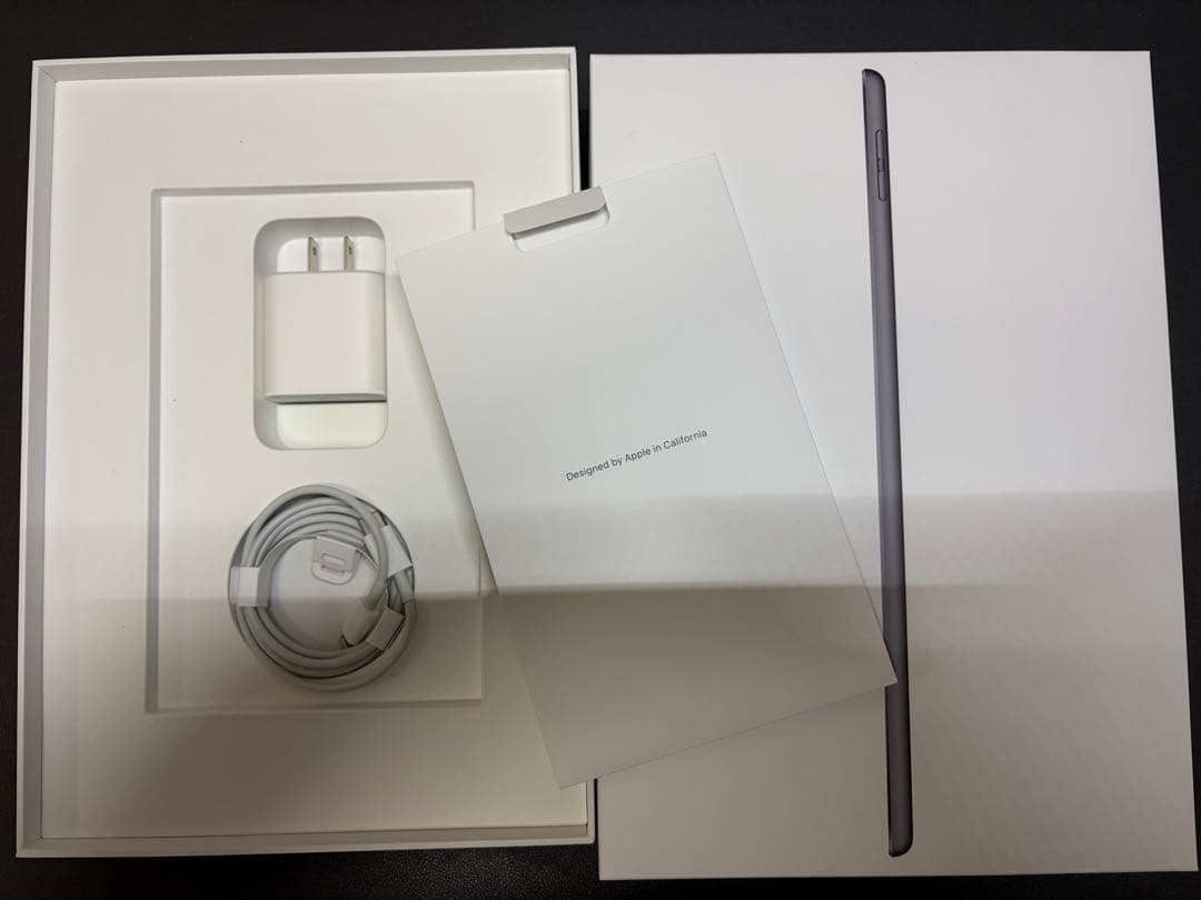 iPad 第8世代 Wi-Fi 128GB シルバー（外箱、純正充電器付）