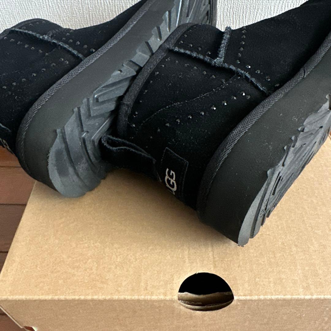 UGG ブラック ムートンブーツ スタッズ付き　 1回使用
