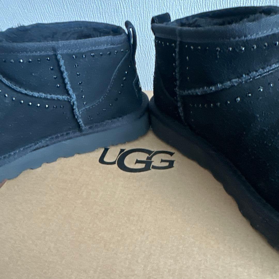 UGG ブラック ムートンブーツ スタッズ付き　 1回使用