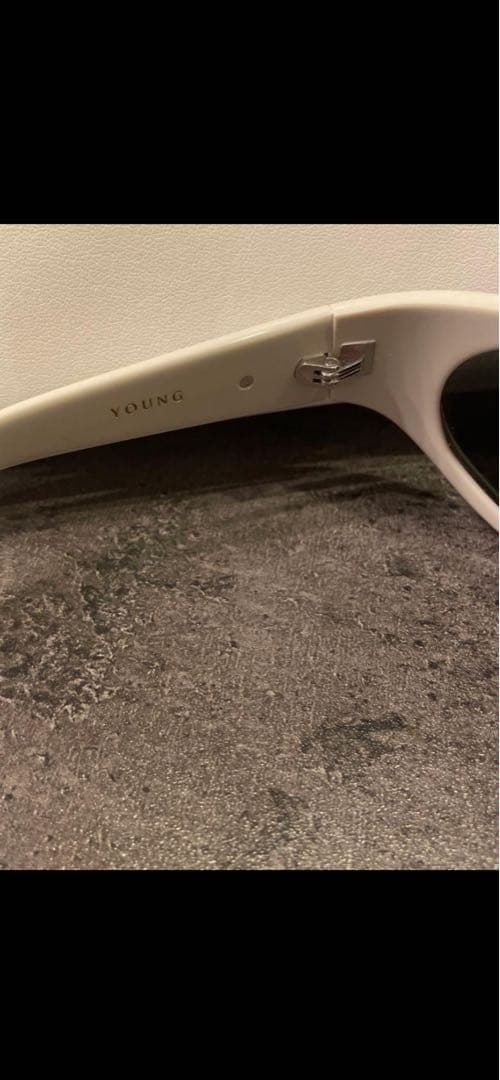 美品　GENTLE MONSTER YOUNG 韓国製