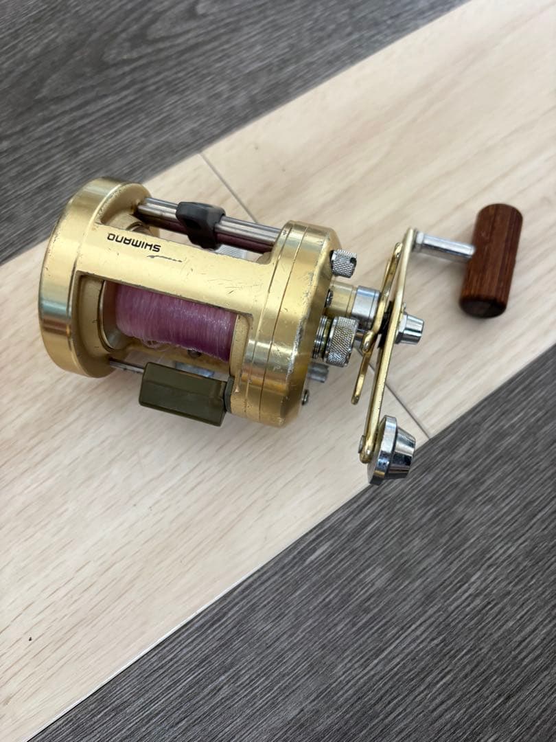 Shimano 両軸リール ゴールドカルカッタ小舟1000