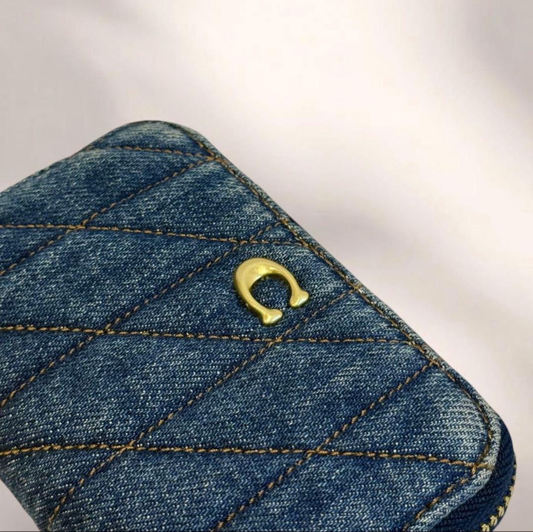 未使用級‼️COACH デニム キルティング ラウンドジップ マルチケース 財布