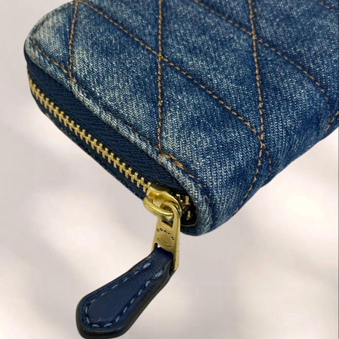 未使用級‼️COACH デニム キルティング ラウンドジップ マルチケース 財布
