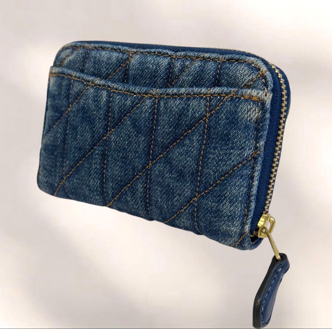 未使用級‼️COACH デニム キルティング ラウンドジップ マルチケース 財布