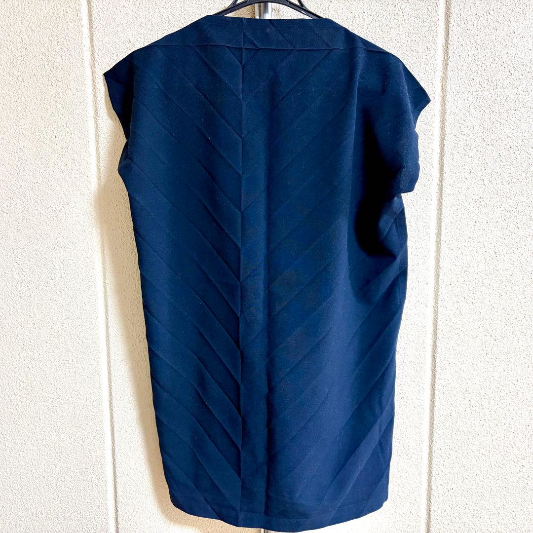イッセイミヤケ ISSEY MIYAKE me スクエア トップス ネイビー