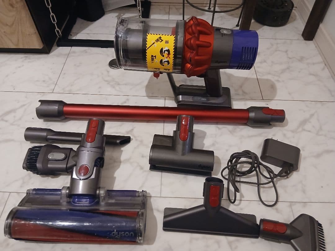 キ*ア様 Dyson V10 SV12 レッド フェルト新品交換済み 付属品多数