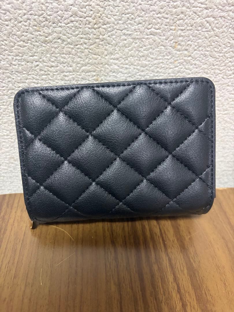 メゾンドフルール　リボン付きブラック 二つ折り財布