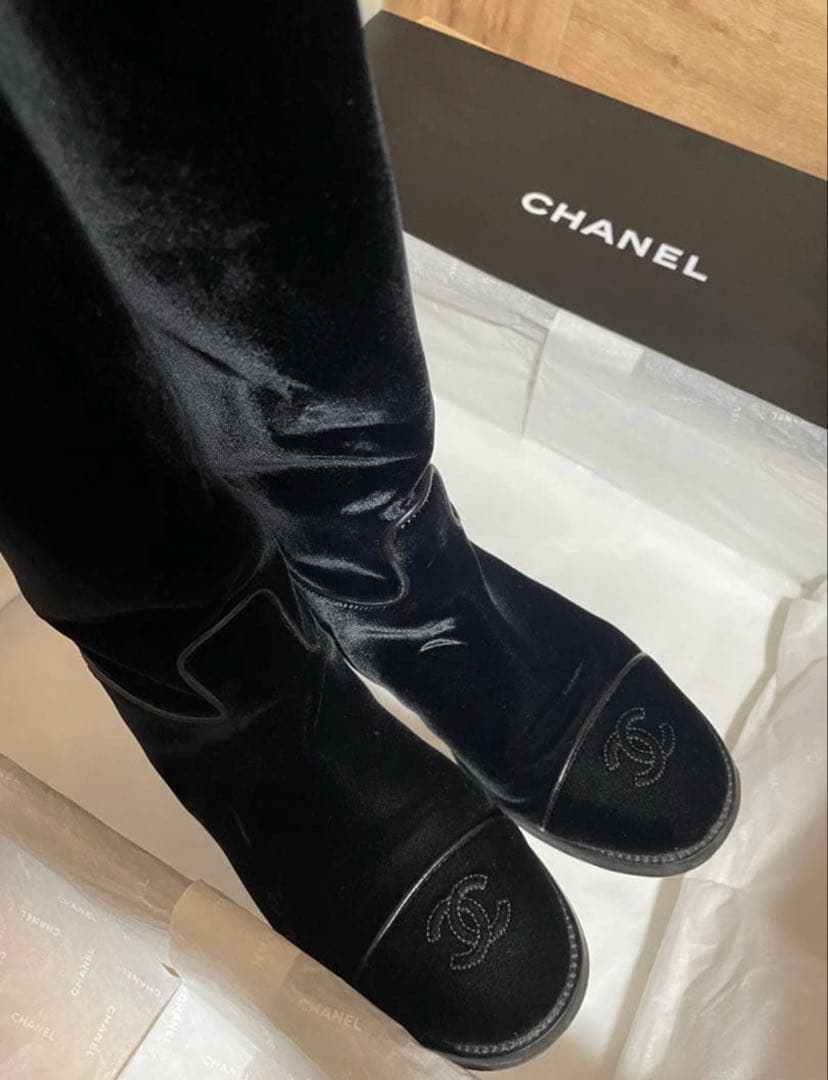 CHANELシャネルロングブーツブラックベルベットレザーフラットCCロゴ37C