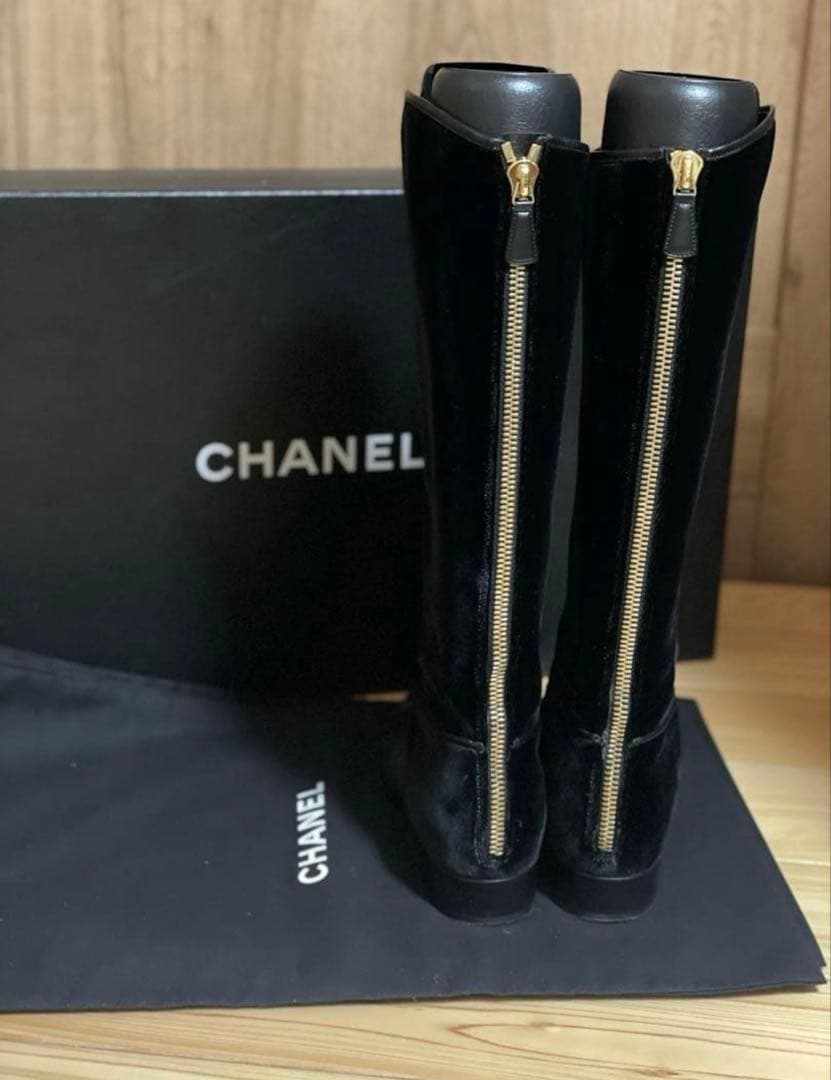 CHANELシャネルロングブーツブラックベルベットレザーフラットCCロゴ37C