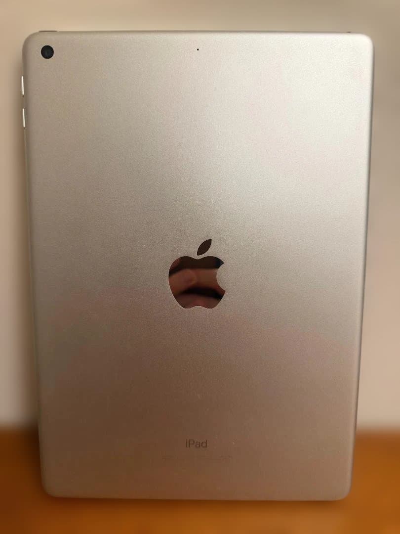 【Neko】iPad 第6世代 128GB スペースグレイ Wi-Fi