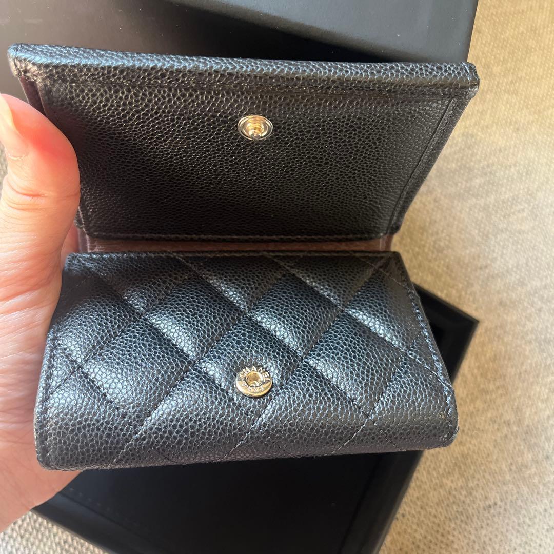 極美品　CHANEL スモールフラップ　ブラック 三つ折り財布　キャビアスキン