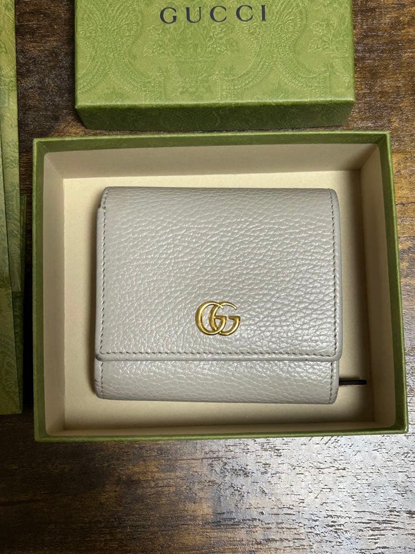 GUCCI グレー レザー 二つ折り財布