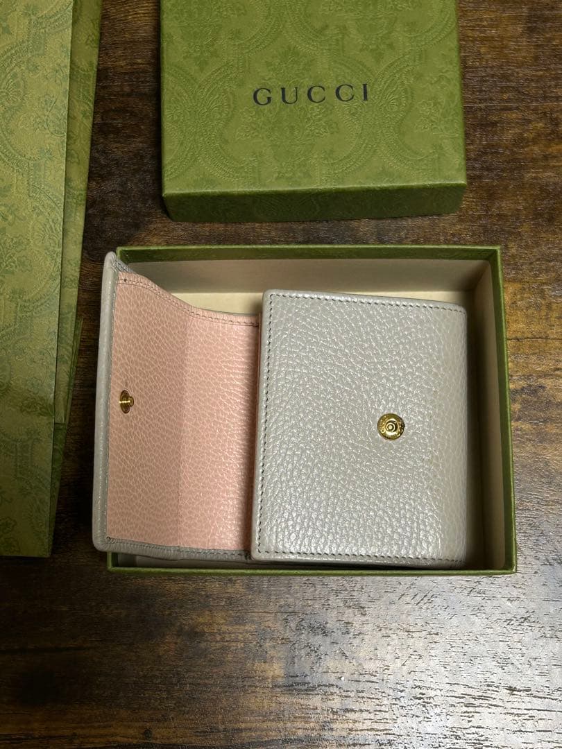 GUCCI グレー レザー 二つ折り財布