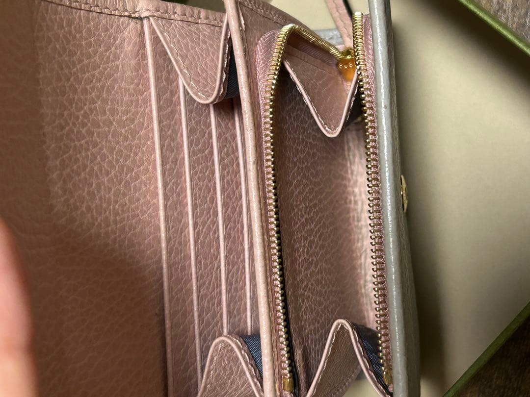 GUCCI グレー レザー 二つ折り財布
