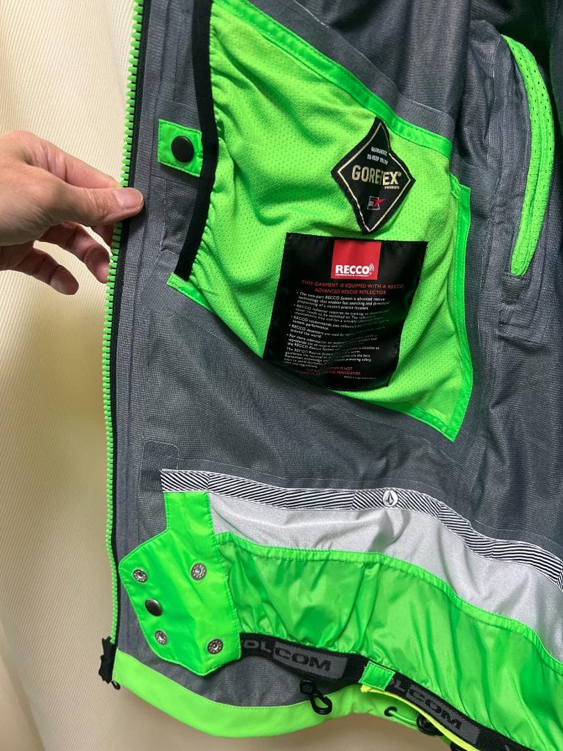 R*H様 ボルコム ゴアテックスジャケット グリーン Gore-Tex Recc