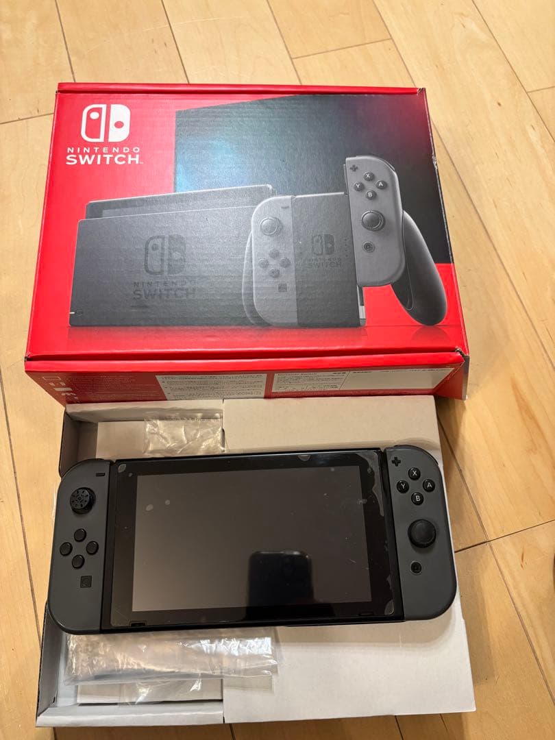 任天堂　スイッチ　グレー　Switch