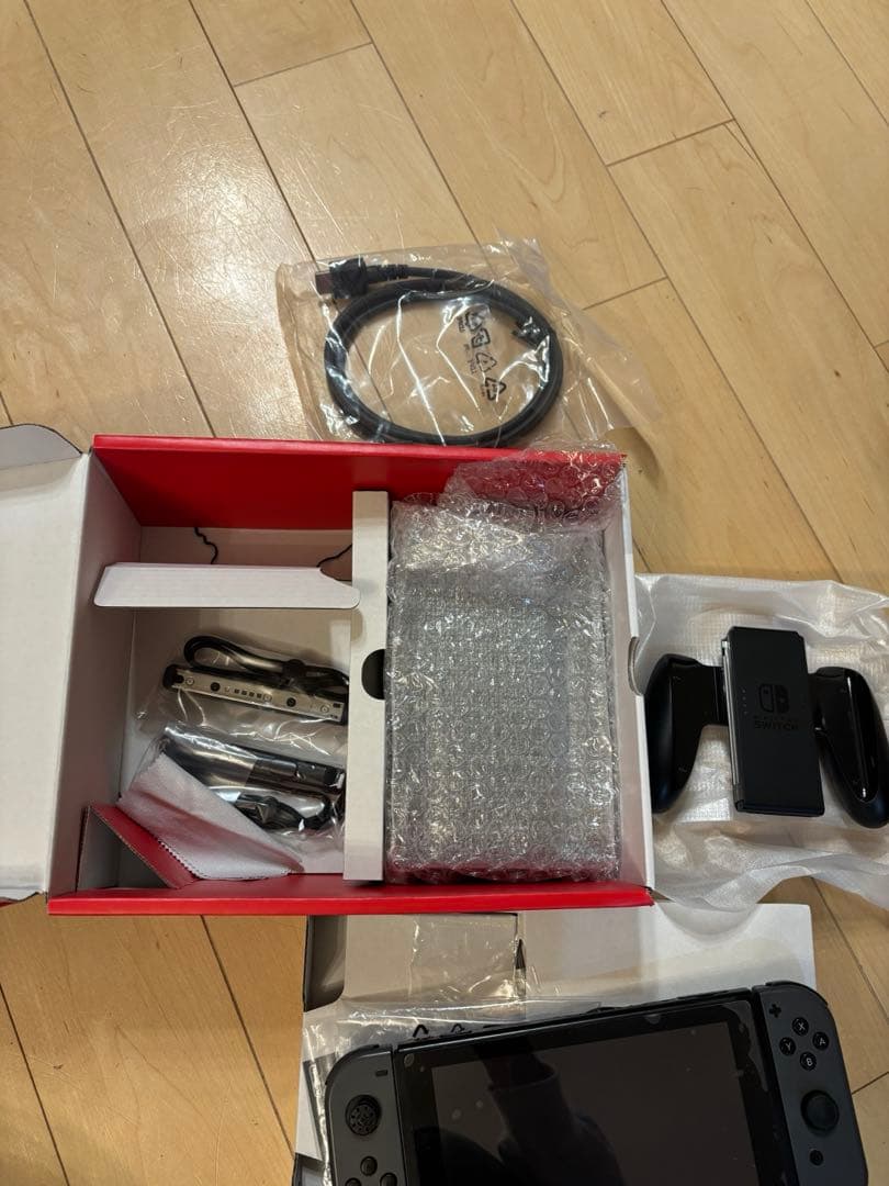 任天堂　スイッチ　グレー　Switch