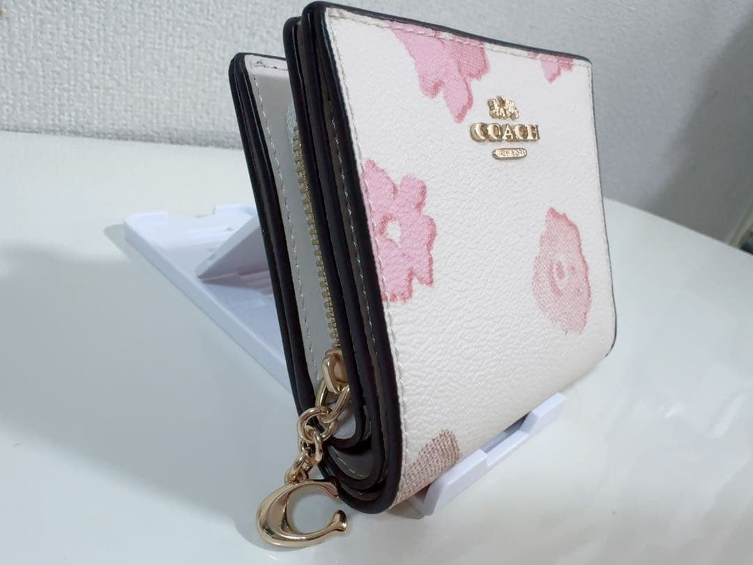 【新品・正規品】日本限定 コーチ 2つ折り財布