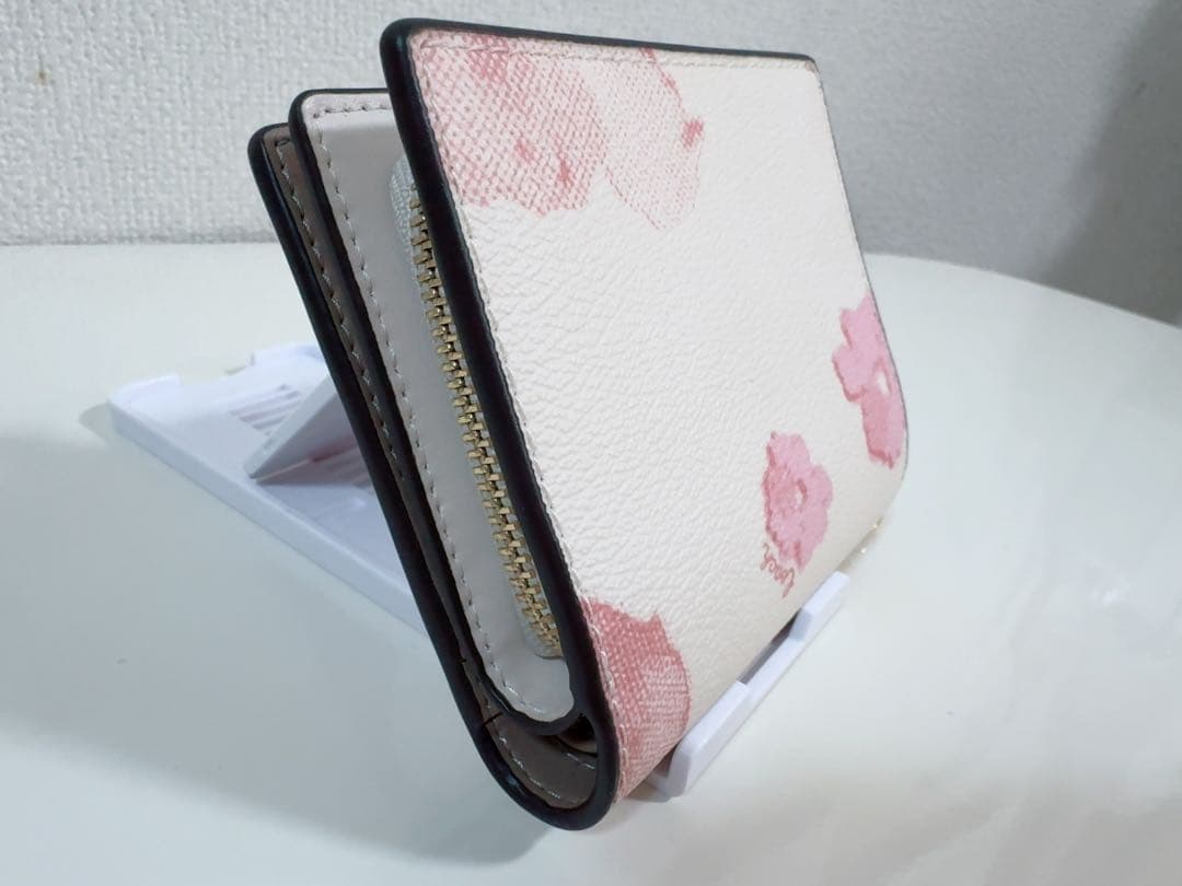 【新品・正規品】日本限定 コーチ 2つ折り財布