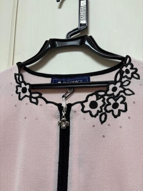 エムズグレイシー(M'S GRACY)お花刺繍春ジップアップカーディガン