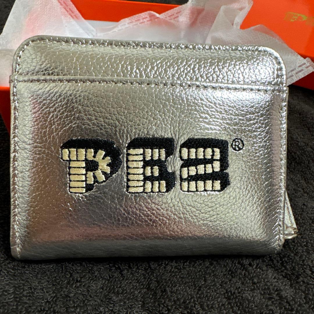 「PEZ(ペッツ)×perche(ペルケ)×ear」コラボジャバラ折り財布