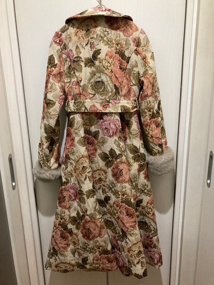 新品　しまむら　くる実　ゴブランコート　ベージュ　S ケープ付き