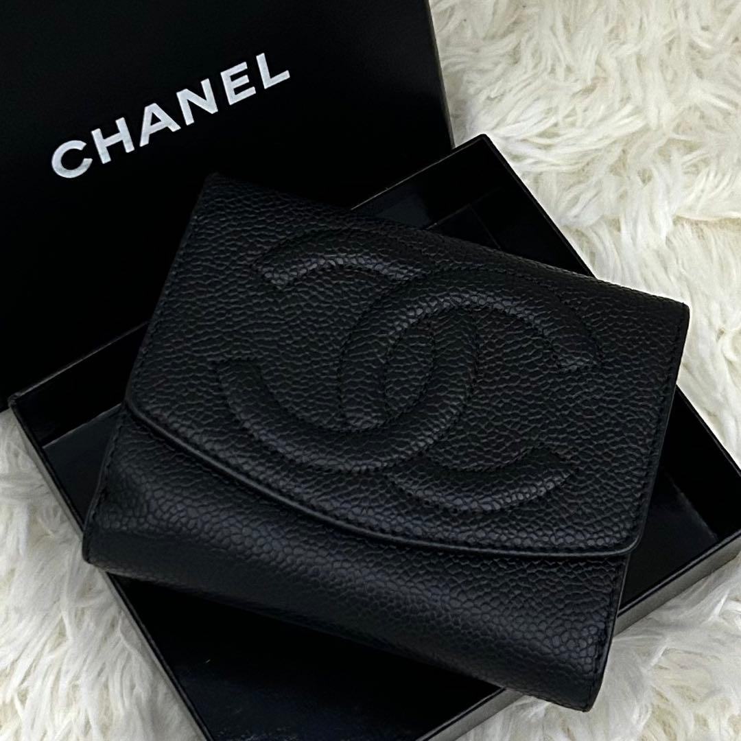 【美品】CHANEL キャビアスキン ココマーク 二つ折り財布 ブラック 箱付き