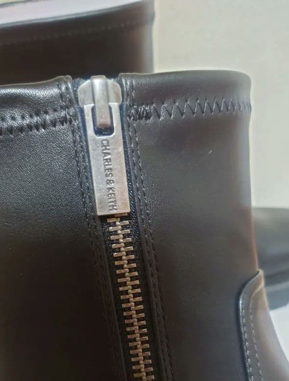 れいにー★CHARLES & KEITH★サイドジップ アンクルブーツ