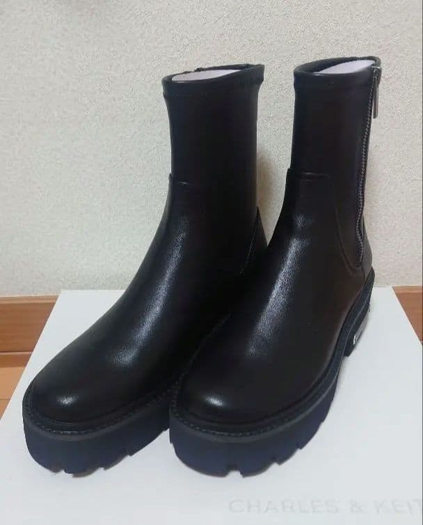 れいにー★CHARLES & KEITH★サイドジップ アンクルブーツ