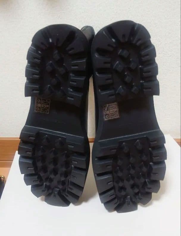 れいにー★CHARLES & KEITH★サイドジップ アンクルブーツ