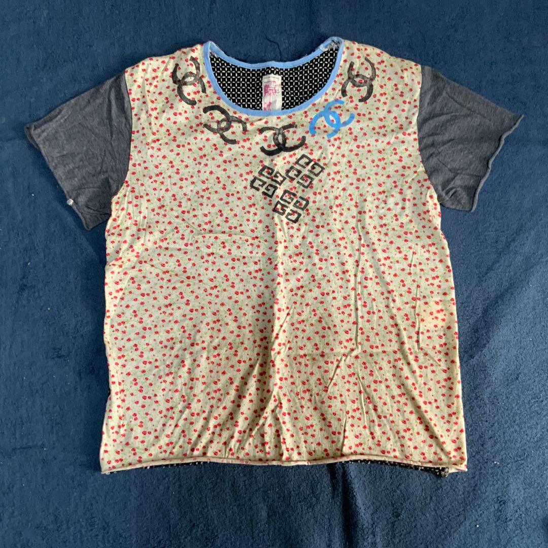 ノゾミ　イシグロ　花柄ロゴ半袖Tシャツ