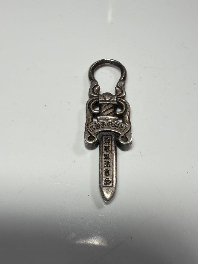 CHROME HEARTS 剣型ペンダント
