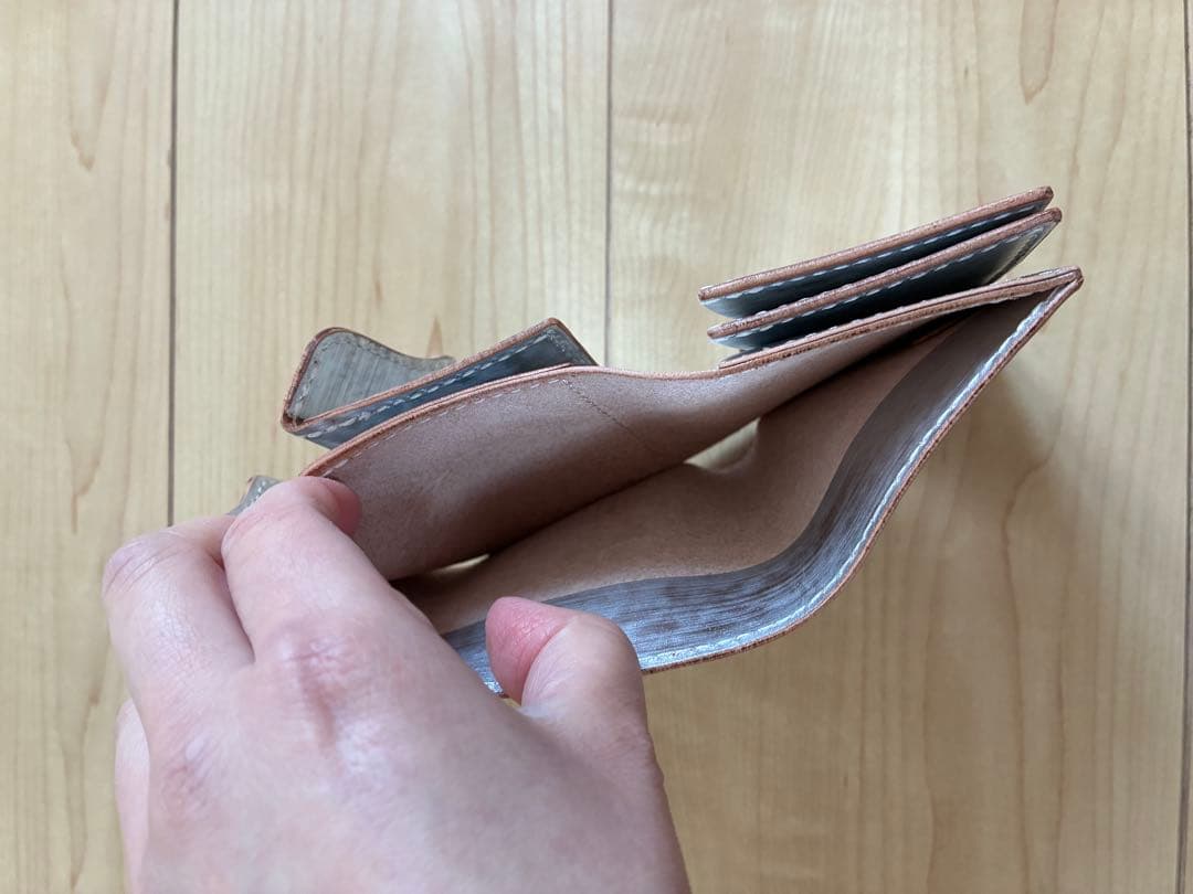 saranam 三つ折り財布　牛革　シルバー