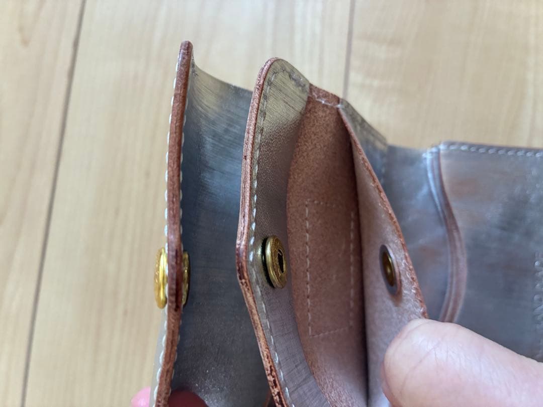 saranam 三つ折り財布　牛革　シルバー