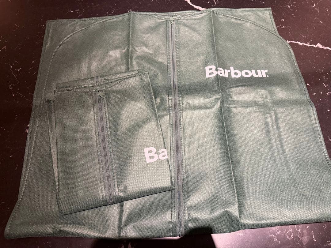 新品未使用 Barbour バブアー ガーメント カバー ケース