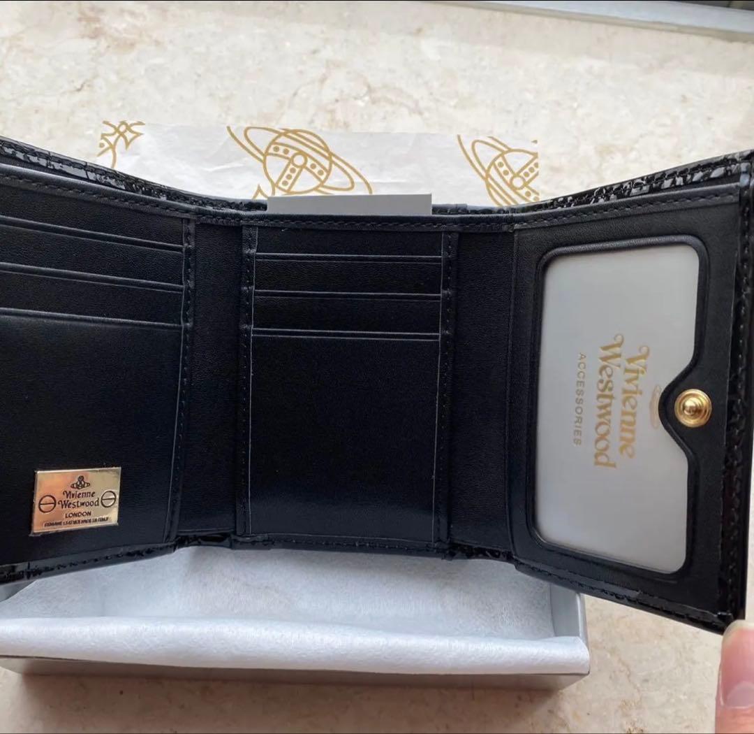Vivienne Westwooヴィヴィアンウエストウッドエナメル三つ折り財布
