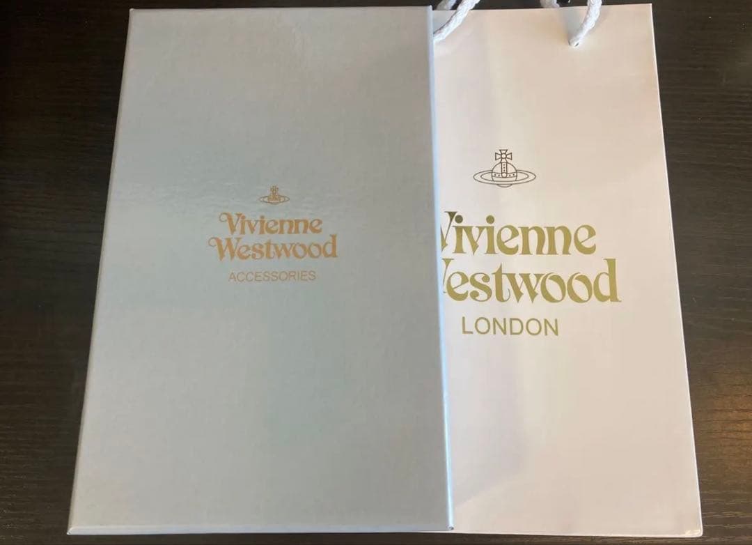 Vivienne Westwooヴィヴィアンウエストウッドエナメル三つ折り財布
