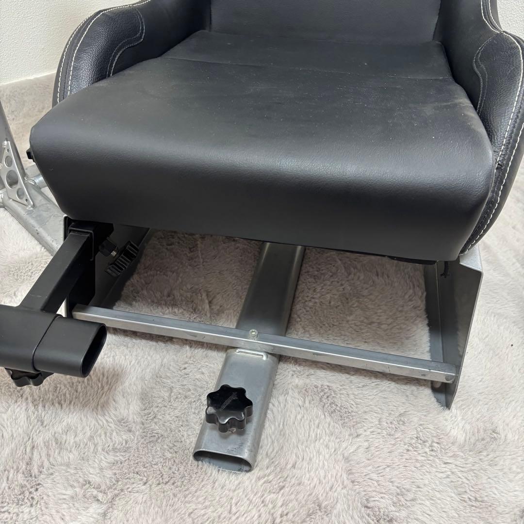 Playseat® Evolution Black レーシングコックピット