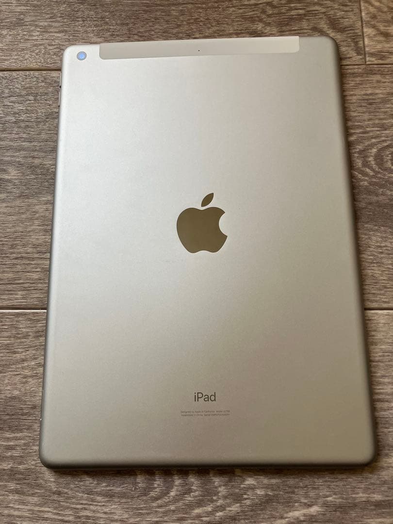 iPad 第7世代 32GB Wi-Fi +Cellular シルバー