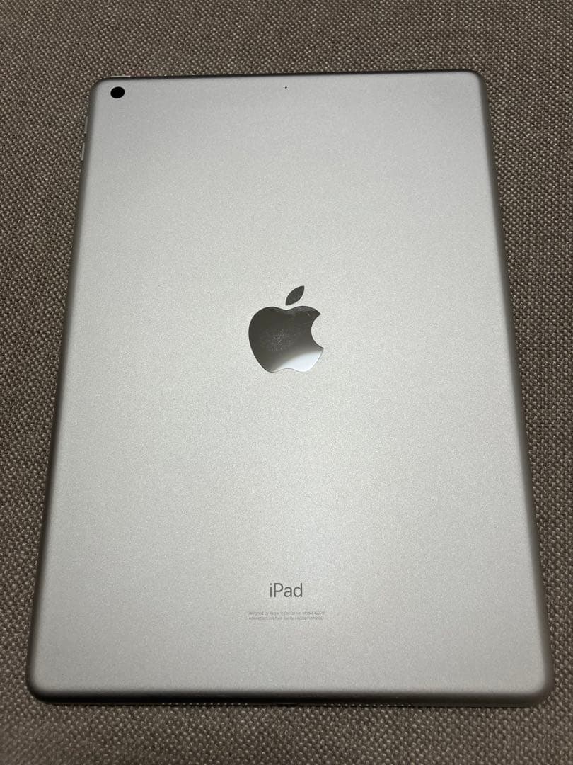Apple iPad8 第8世代　32GB シルバー