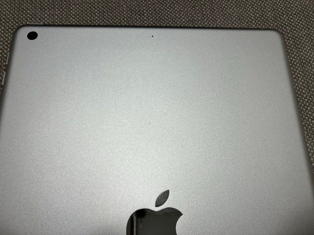 Apple iPad8 第8世代　32GB シルバー