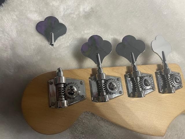 エレキベースギター 赤 一部はそんあり。ほぼ新品