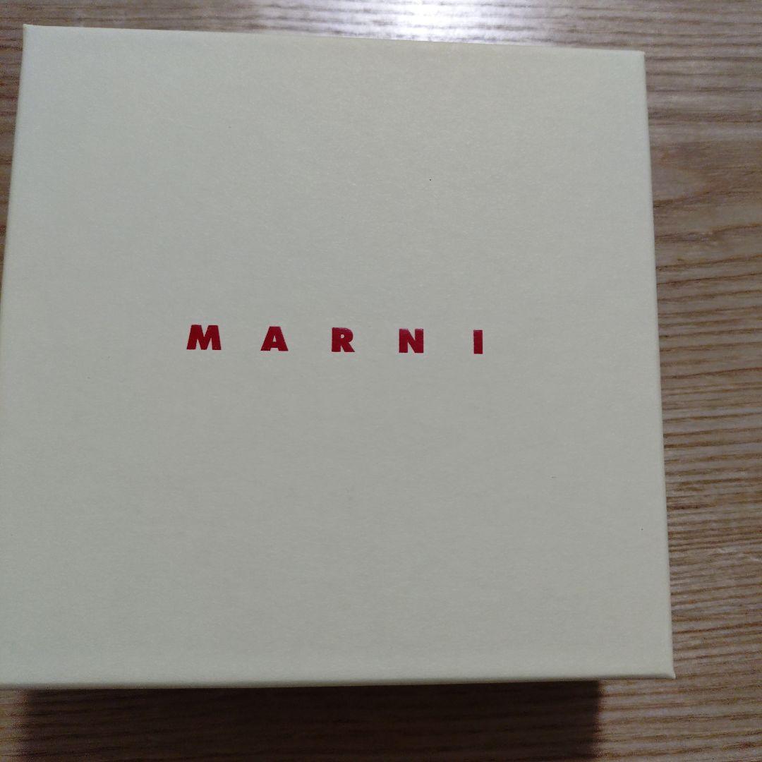 ぶるみん様　MARNI 折り財布　美品
