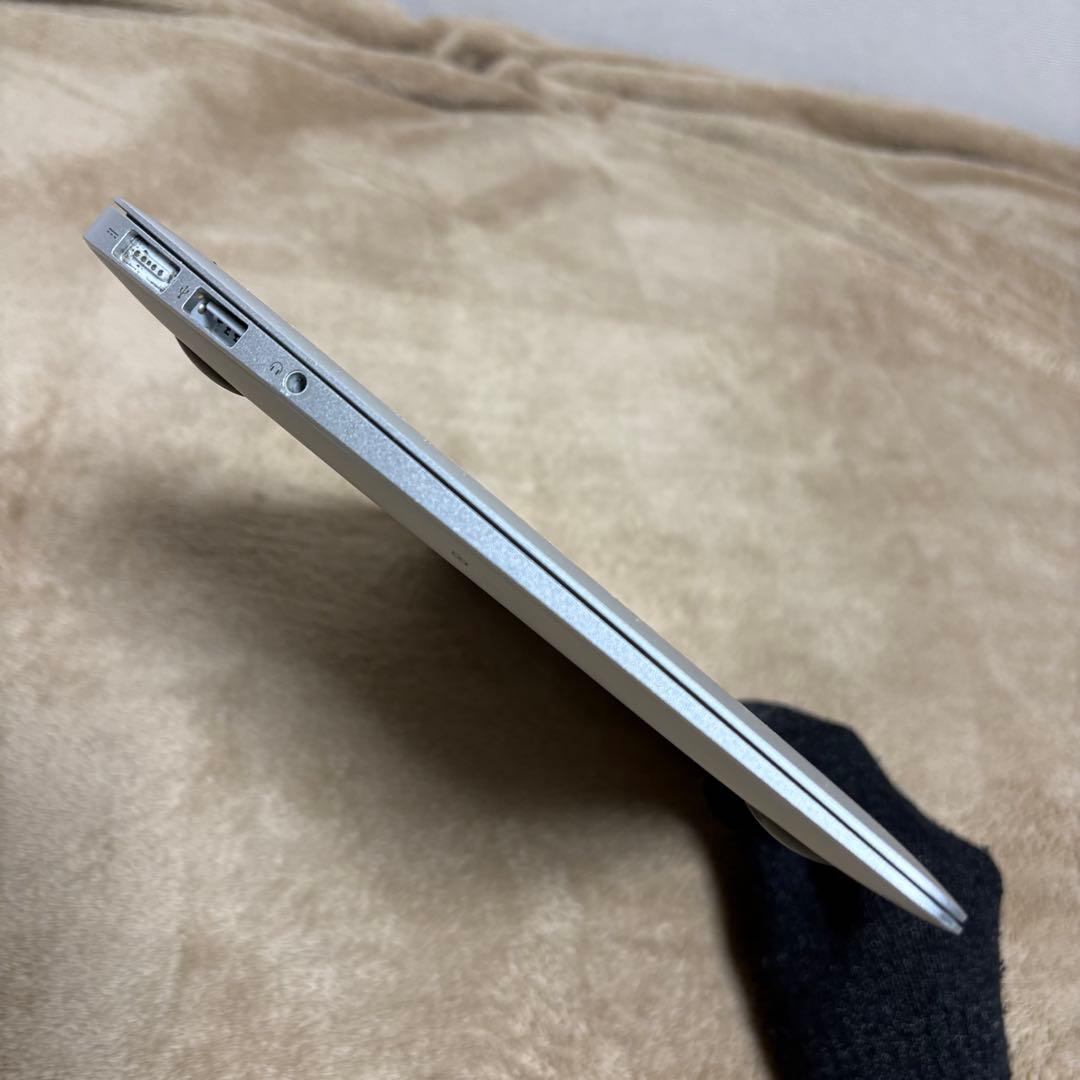 MacBook Air 11-inch (2010 / A1370)電源駆動OK