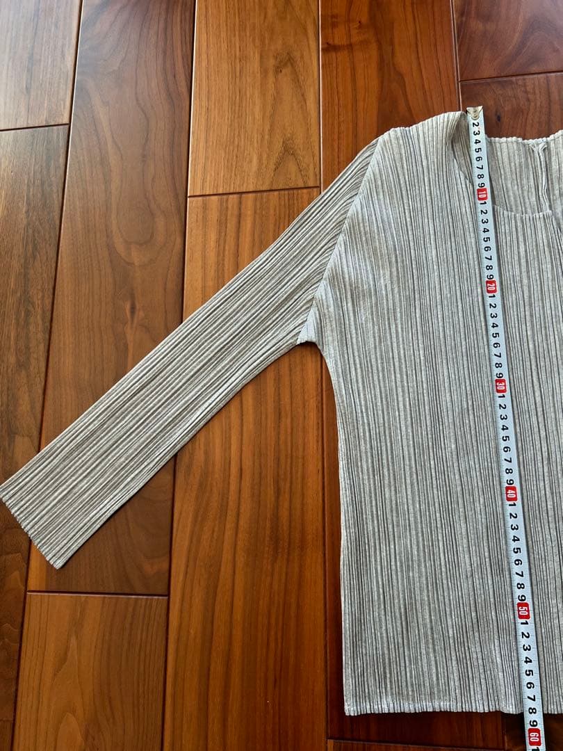 Pleats Please プリーツプリーズ　ライトグレー　カーデガン